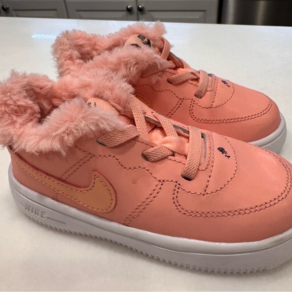 NEW! Nike Air Force 1 One Unisex Sneakers  (TD) Fuzzy Lined Pink Size 8C - Picture 4 of 11